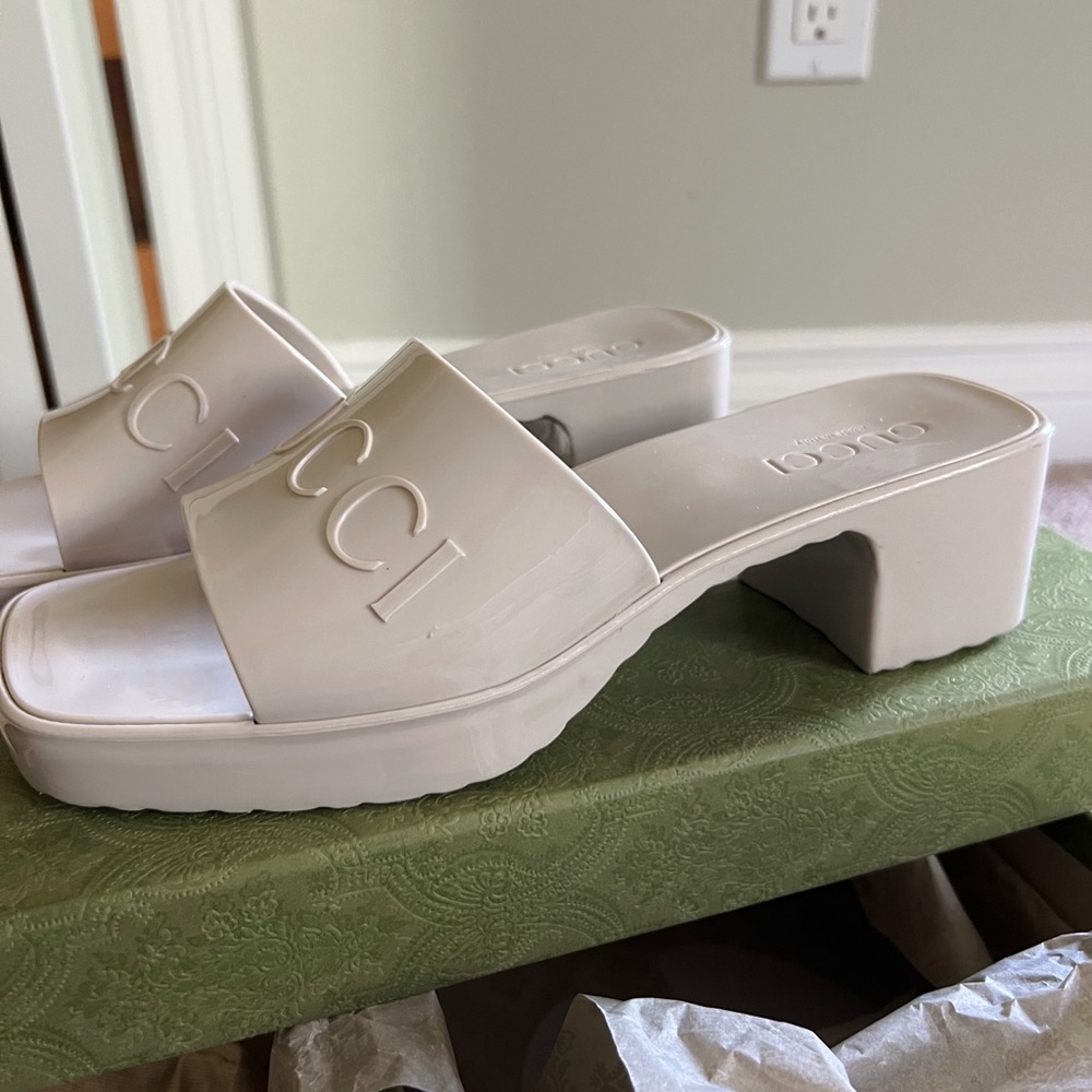 Gucci Cream Patent Platform Slide Mules